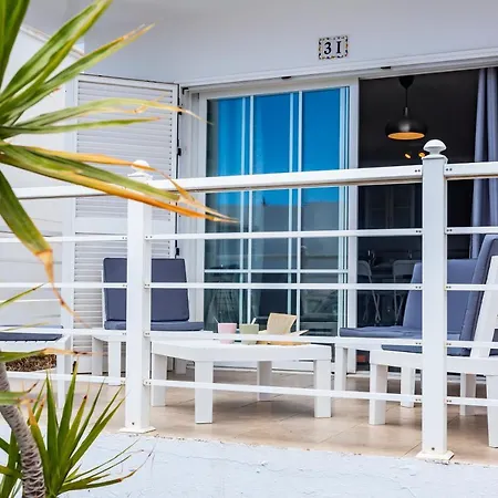 Bright 5 Minutes Walking From The Beach Tias