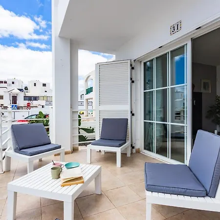 Bright 5 Minutes Walking From The Beach Tias